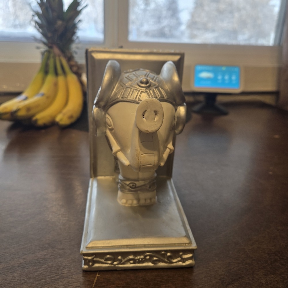 Elegant Elephant Bookends Home Decor Silver White Shelf - Picture 5 of 6
